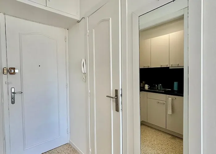 Sea View With Balcony, Near Italy & Monaco * Μεντόν