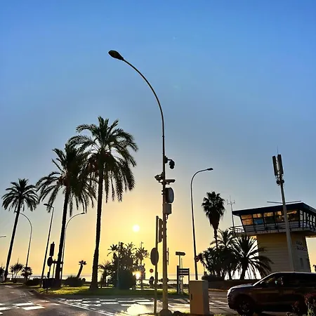 Appartement Sea View With Balcony, Near Italy & Monaco *