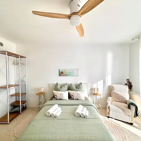 דירה Sea View With Balcony, Near Italy & Monaco מנטון