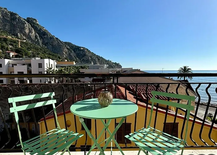 Sea View With Balcony, Near Italy & Monaco Appartamento